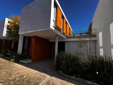 Depto Tipo Casa en Venta de 3 dormitorios
