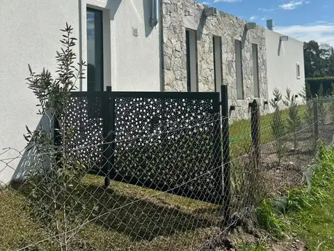 Casa 5 ambientes con 4 baños