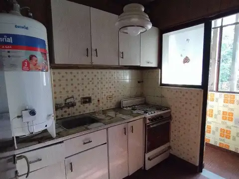 VENTA 4 AMBIENTES EXCELENTE ZONA DE REMEDIOS DE ESCALADA