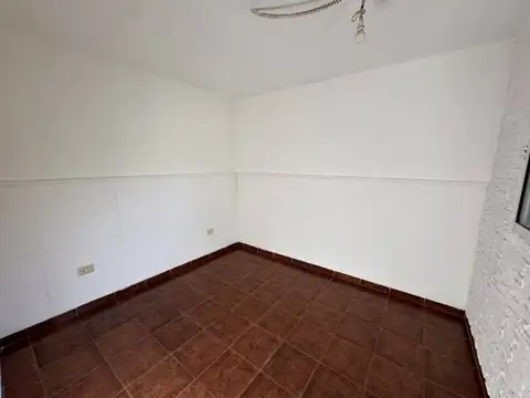 Depto interno en planta alta – 2 Dorm y Terraza sobre Bv Avellaneda en Arroyito