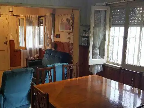 Casa en venta - 2 dormitorios 1 baño -  275mts2 - Tolosa, La Plata
