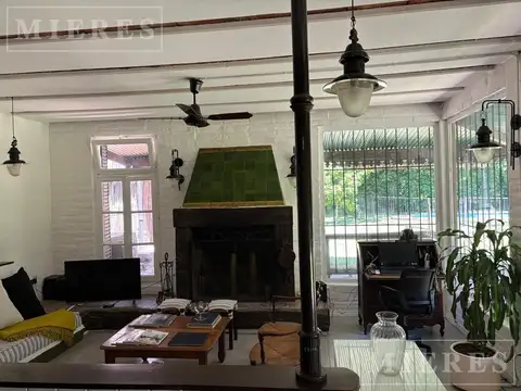 Casa en Venta con 2 cocheras