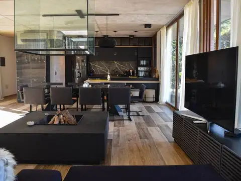 Casa en Venta en Villarobles, USD 1.300.000