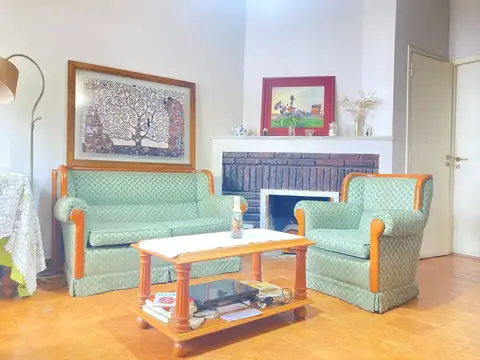 Depto Tipo Casa en Venta 50 años