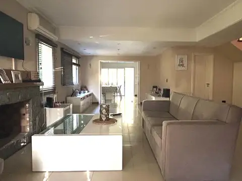 Casa en Venta en Quilmes, USD 530.000