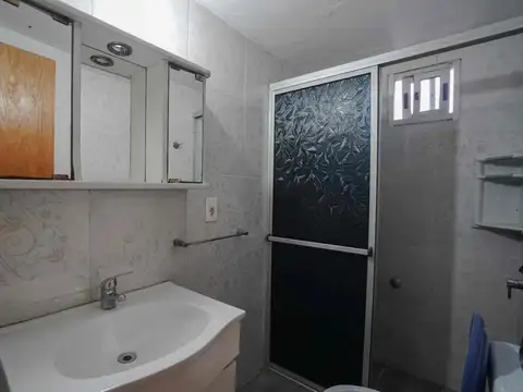 Casa 2 ambientes con 1 baño