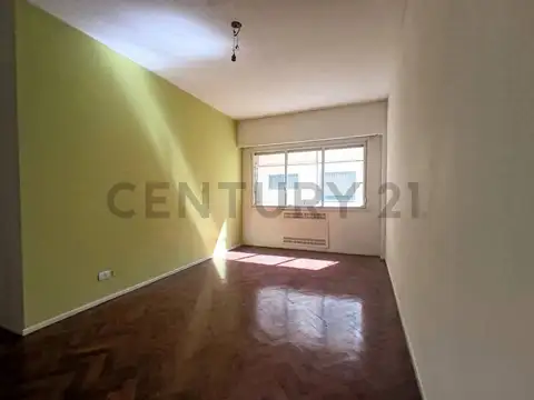Venta departamento tres ambientes en Recoleta - Oportunidad!