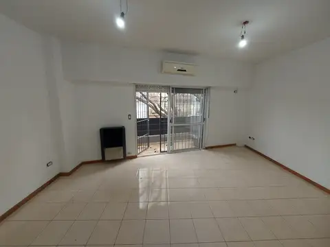 Oficina 3 ambientes con 1 baño
