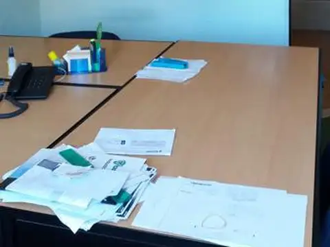 Oficina 6 ambientes con 1 baño