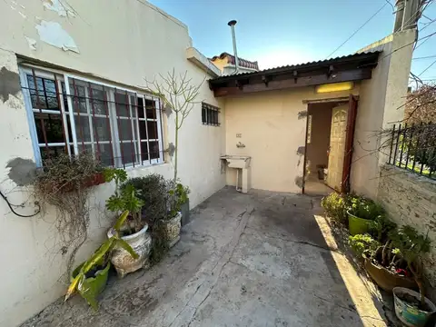 Casa 4 ambientes con 1 baño
