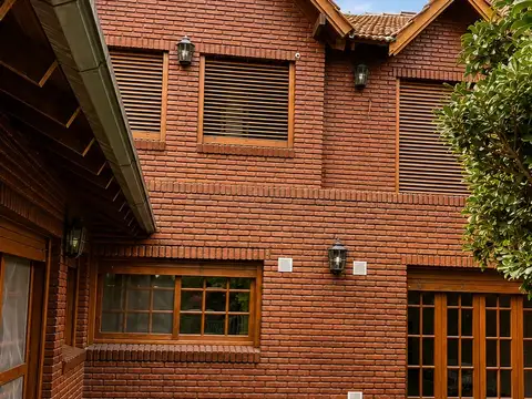 Casa en Alquiler de 4 dormitorios