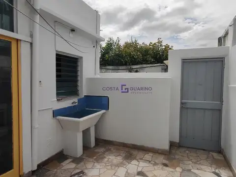 Depto Tipo Casa en Alquiler de 1 dormitorio