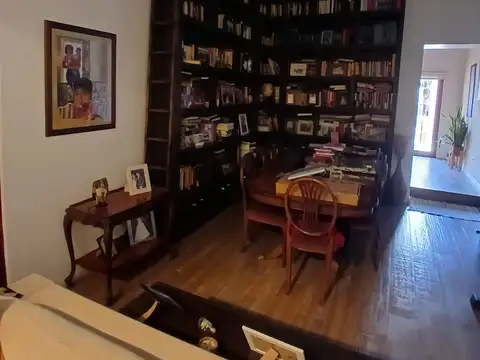 Casa 6 ambientes con 2 baños