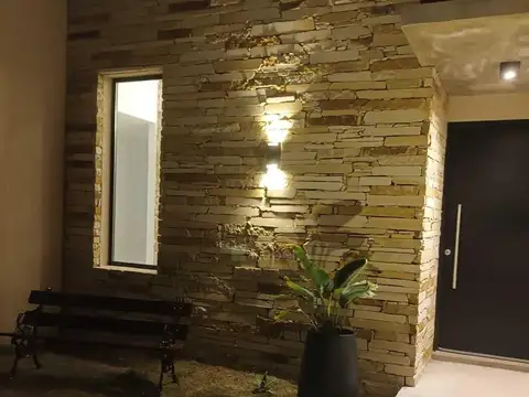 Casa Chalet  en Alquiler en San Sebastian - AREA 1, San Sebastian, Escobar