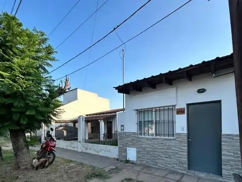 Casa 5 ambientes con 2 baños