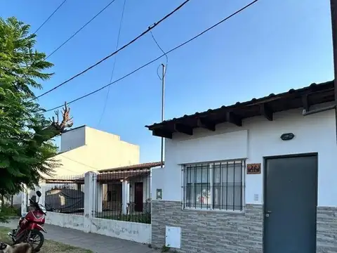 VENTA CASA +PH EN MERCEDES