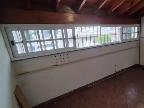 Depto Tipo Casa en Alquiler en Caseros, $ 630.000