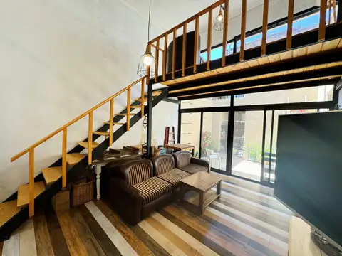 PH a la venta en San Fernando con entrada independiente.