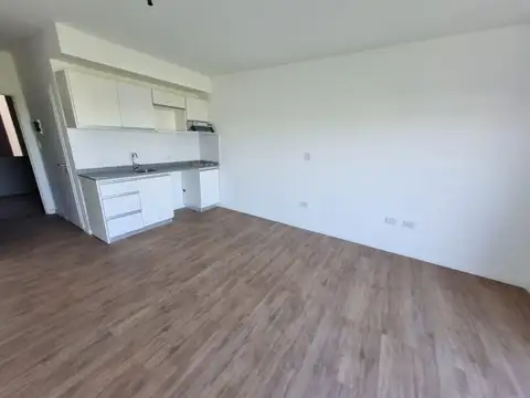 Departamento con cochera en alquiler en Belén de Escobar