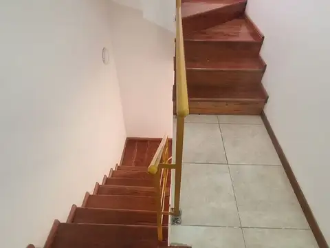 Casa 2 ambientes con 1 baño