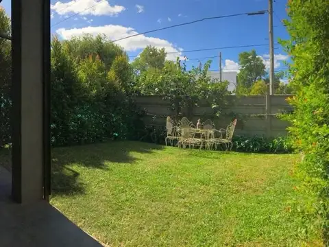 Dpto amplio en el condominio Las Cañitas