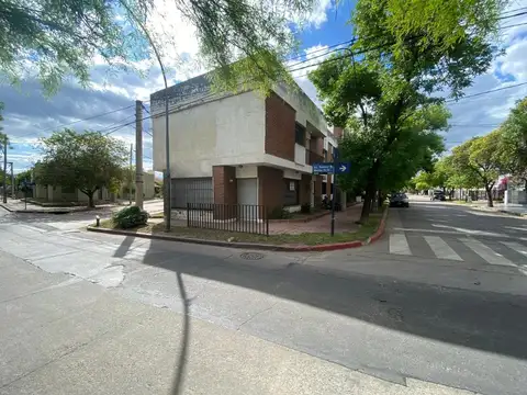 VENTA  LOCAL Escobar Córdoba a refaccionar Oficina