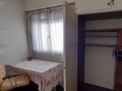 Alquiler de Habitacion en depto 160m2 con terraza y parrilla