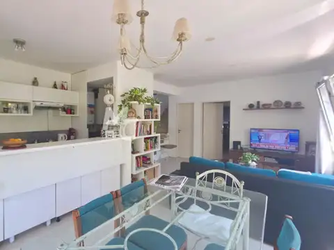 Departamento 4 ambientes con 2 baños