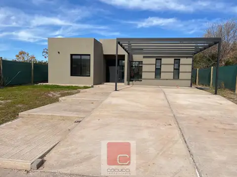 Casa en Barrio privado  Pueblo Malbec