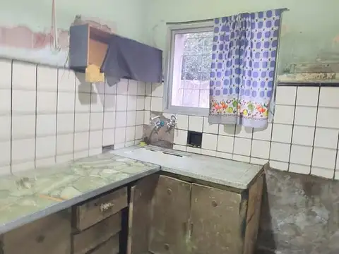 Casa 3 ambientes con 1 baño