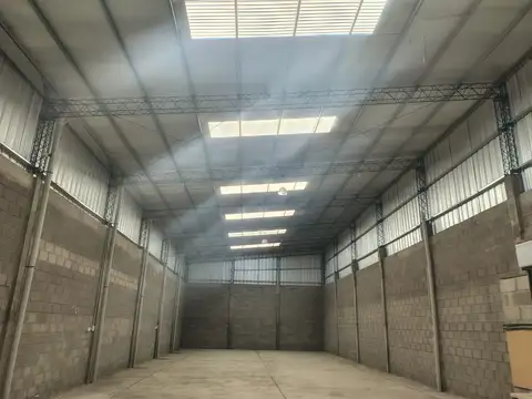 Galpon en Alquiler en Ituzaingo Norte, $ 2.690.000