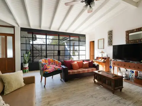 VENTA CASA 4 AMBIERTES BARRIO CARDALES VILLAGE