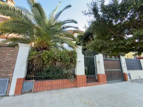 ALQUILER EXCLUSIVO | CASA DE ESTILO A 3 CUADRAS DE PLAZA ARENALES