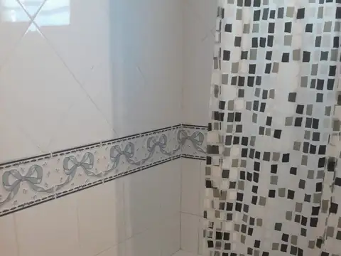 MONTECASTRO. CERVANTES 1900.- DTO. 4 amb. 2 Baños. al frente PISO SEGUNDO