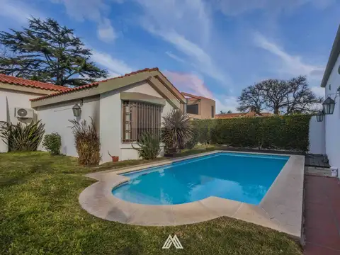 Venta hermosa Casa Carrasco 3 dormitorios, 3 baños