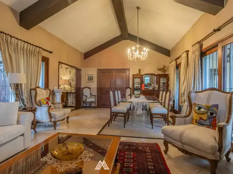 Casa en Venta con 1 cochera