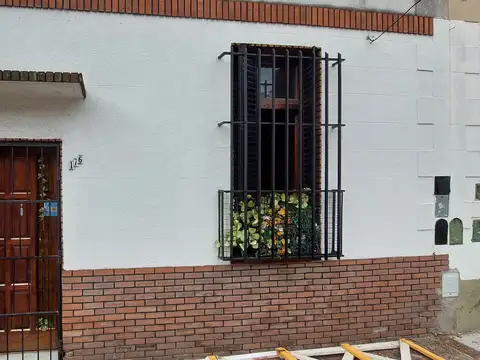 Depto 3 amb ph fte pta baja 2 c Av Rivadavia