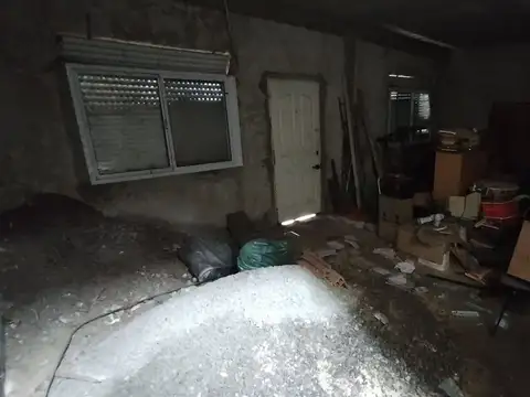 Casa 6 ambientes con 2 baños