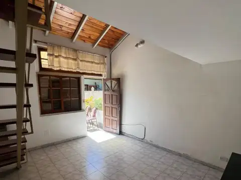 Depto Tipo Casa en Alquiler en Villa Ballester, $ 390.000