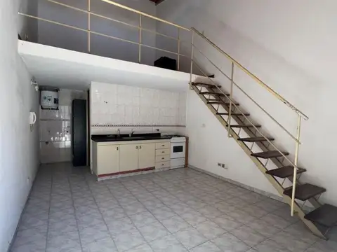 Depto Tipo Casa en Alquiler de 1 dormitorio