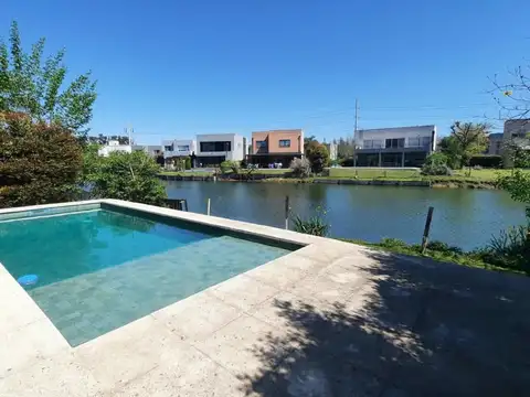 Casa en Alquiler de 3 dormitorios