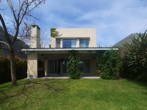 Casa en Alquiler al agua c/pileta Barrancas Sta Maria, Tigre