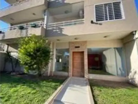 EXCELENTE DEPARTAMENTO 3 AMBIENTES CON COCHERA CUBIERTA RENT