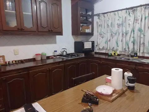 Casa 2 ambientes con 2 baños