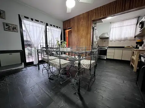 Depto Tipo Casa en Venta con 1 cocheras
