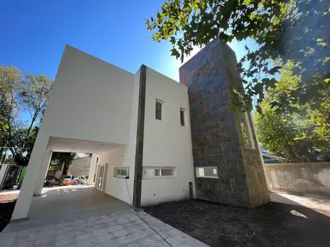 Casa - Barrio Parque Leloir