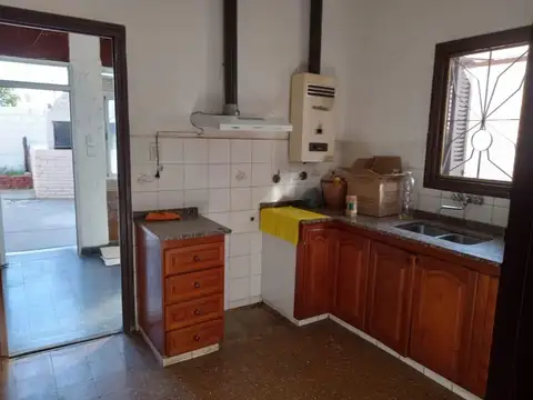 Casa 4 ambientes con 1 baño