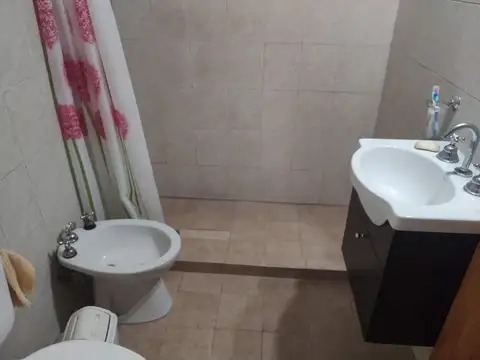 Depto Tipo Casa 2 ambientes con 1 baño