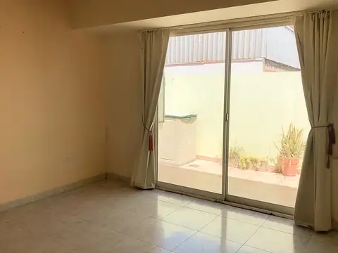 Depto Tipo Casa 2 ambientes con 1 baño