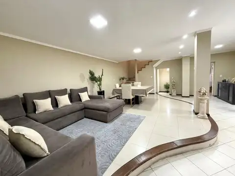 Casa 4 ambientes con 3 baños
